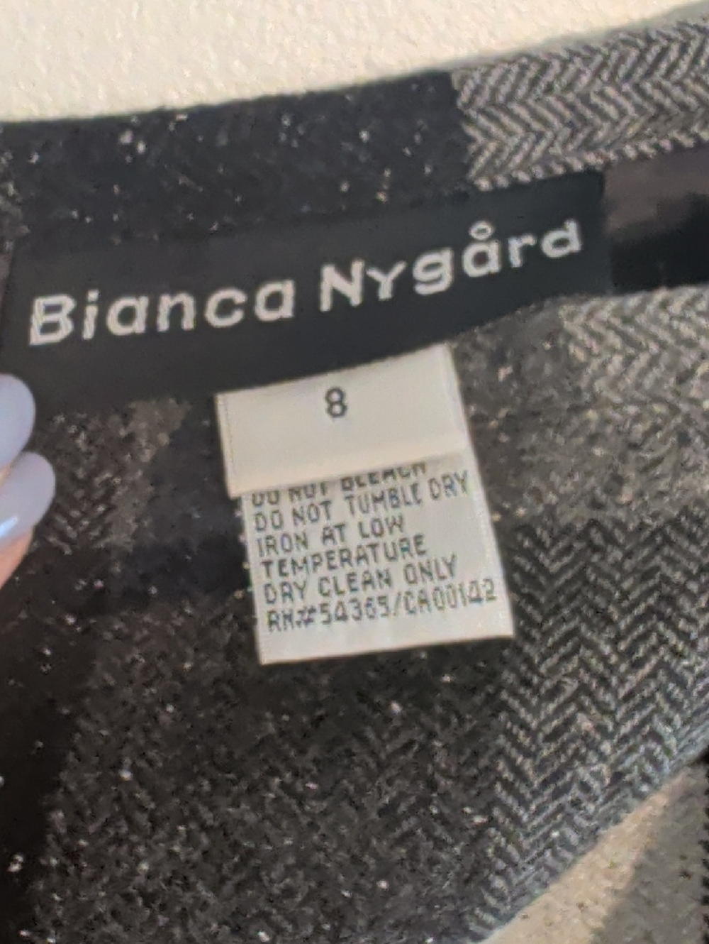 VINTAGE two-piece wool silk blend skirt suit - size 6 & 8 - Picture 15 of 16